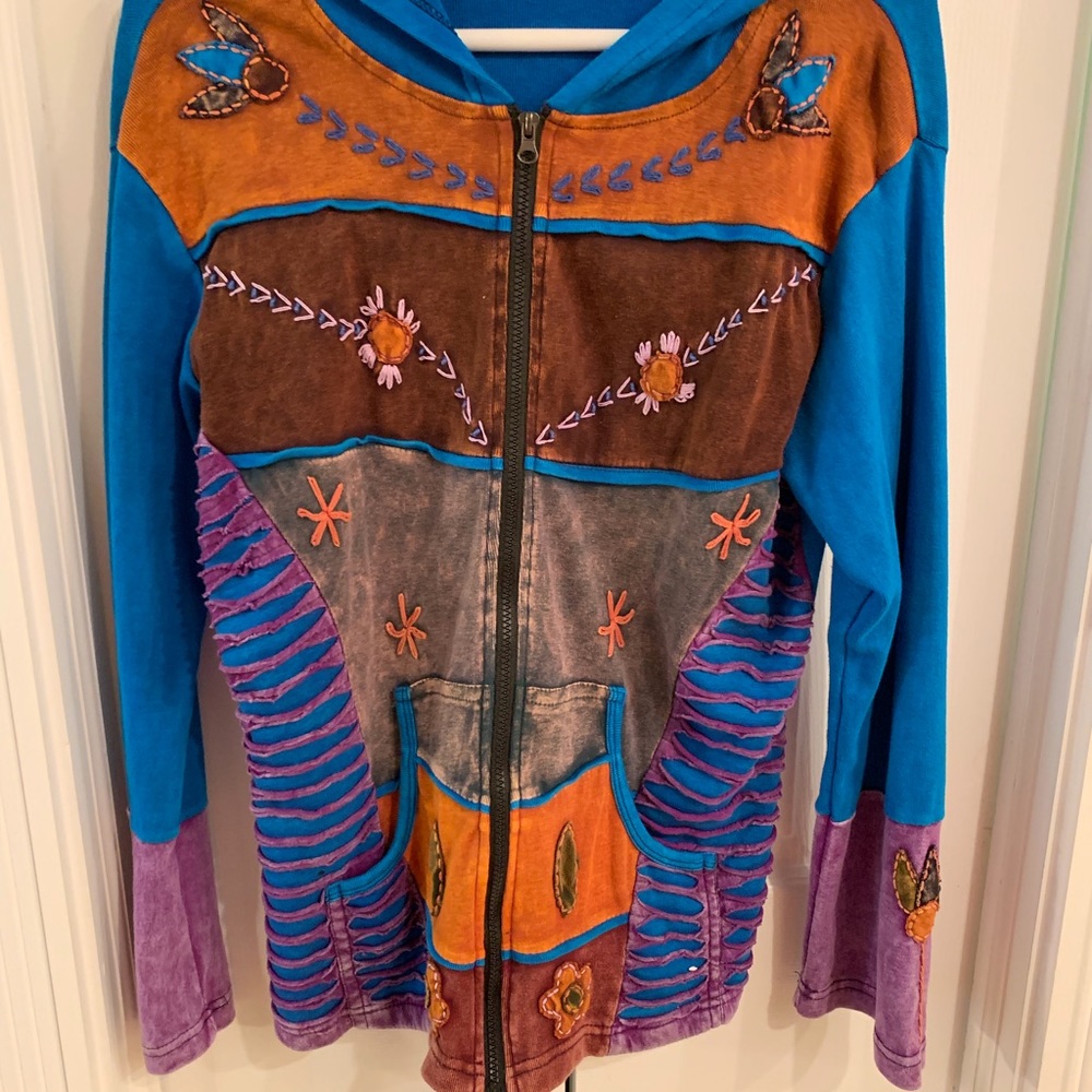 Boutique sweat shirt with hood